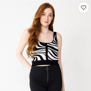 🔥5for$25🔥 Juniors SO Black & White Button Front Cropped Swirl Sweater Tank
